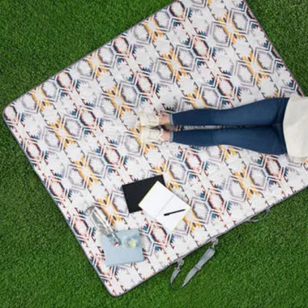 Pendleton Outdoor Packable Blanket - Picture 4 of 8